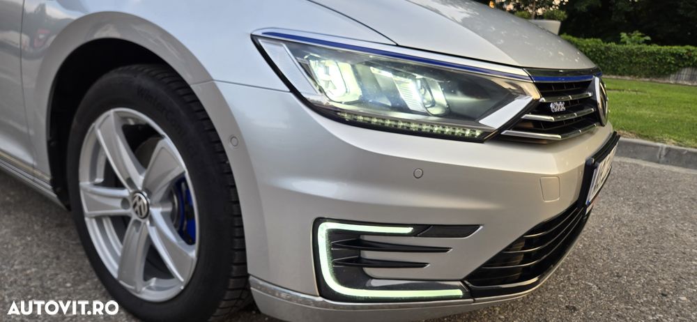 Volkswagen Passat - 8