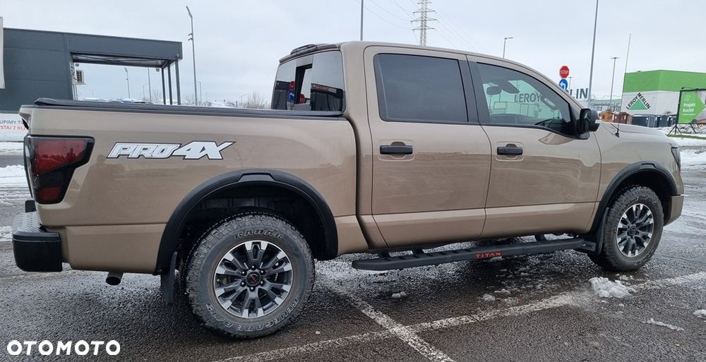 Nissan Titan - 10