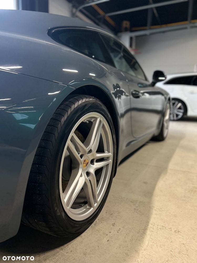 Porsche 911 Carrera - 6