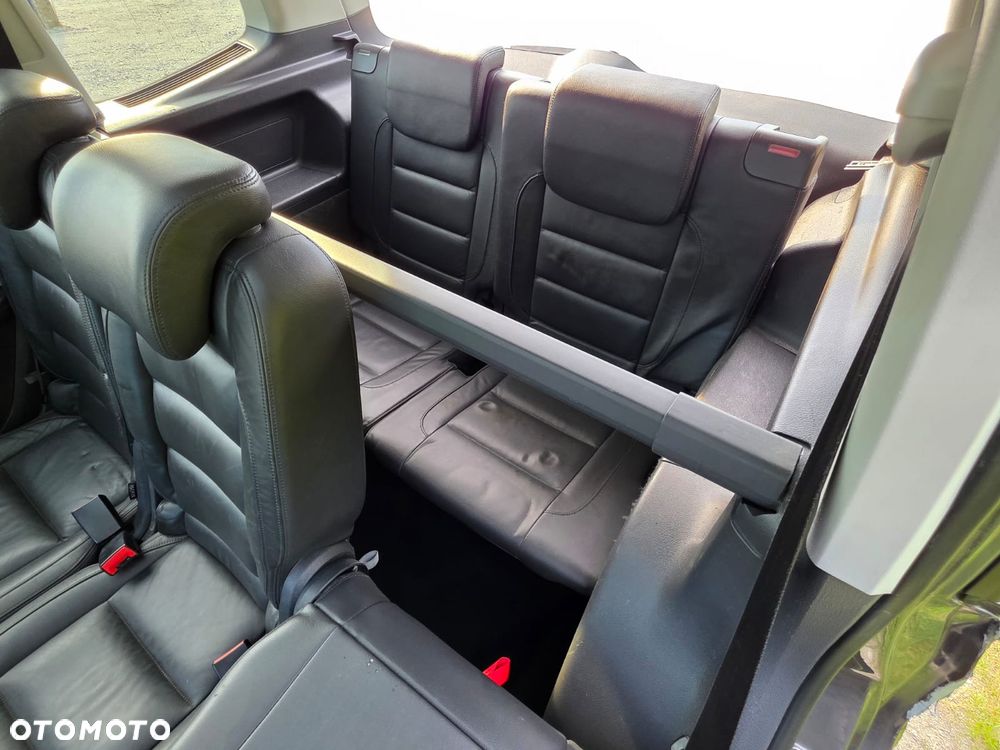 Volkswagen Touran - 18