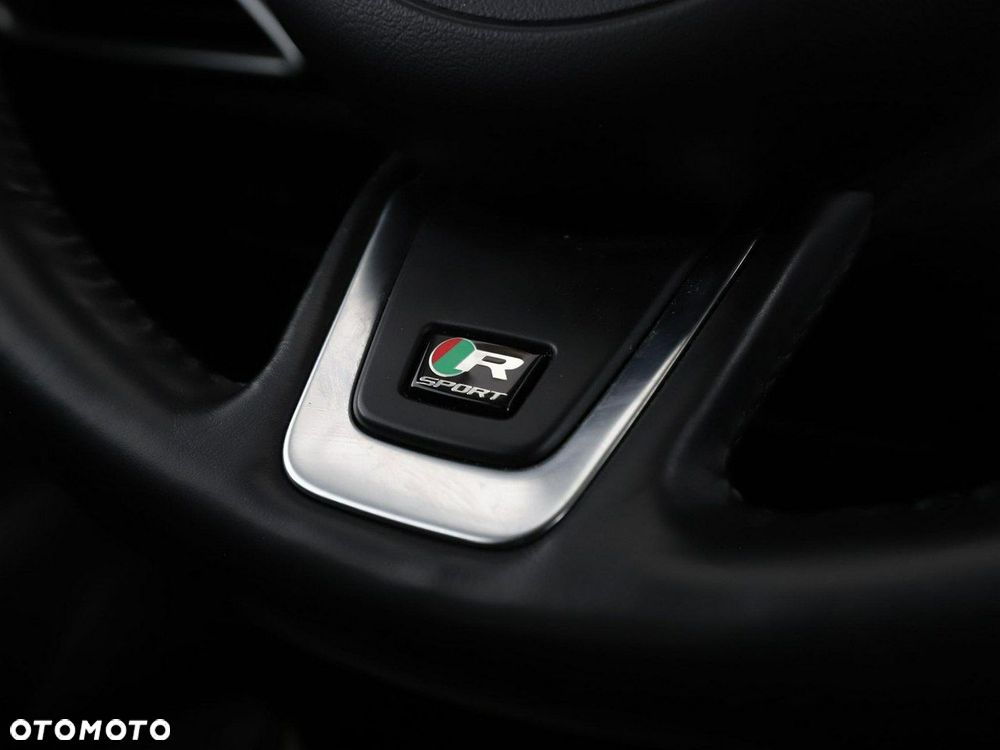 Jaguar F-Pace 2.0 i4D AWD R-Sport - 35