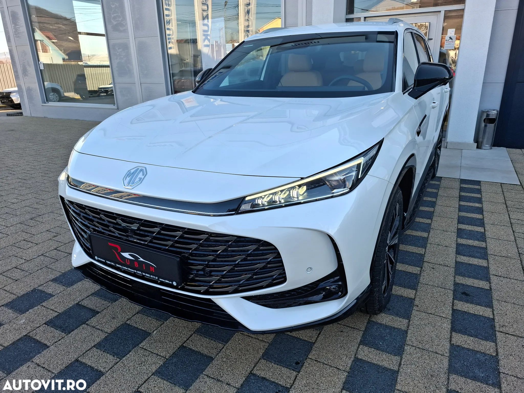MG EHS 1.5 T-GDi AT PHEV Exclusive - 1