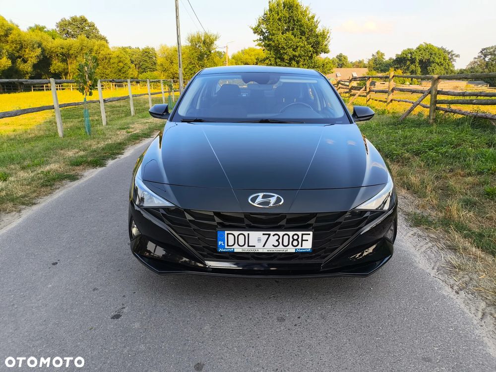Hyundai Elantra - 12