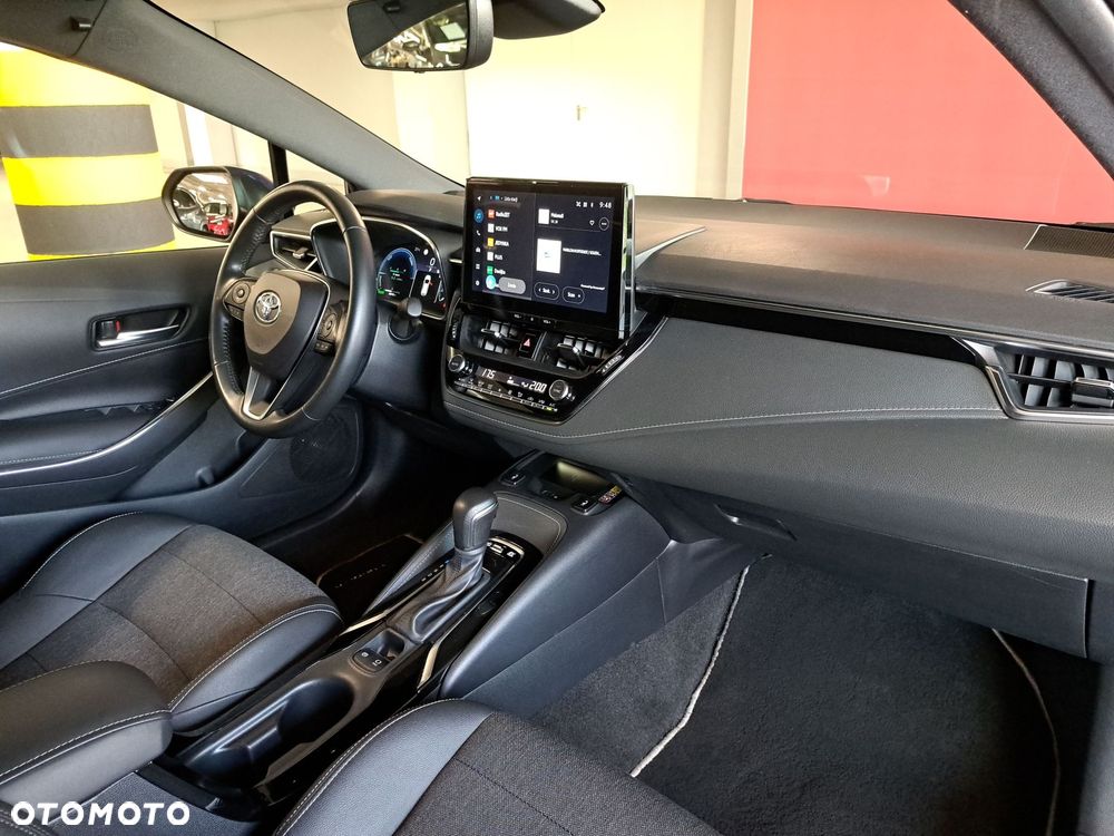 Toyota Corolla 1.8 Hybrid Style - 17