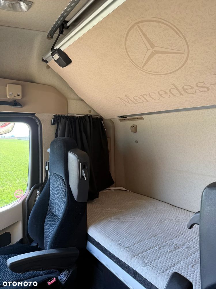 Mercedes-Benz Actros - 17