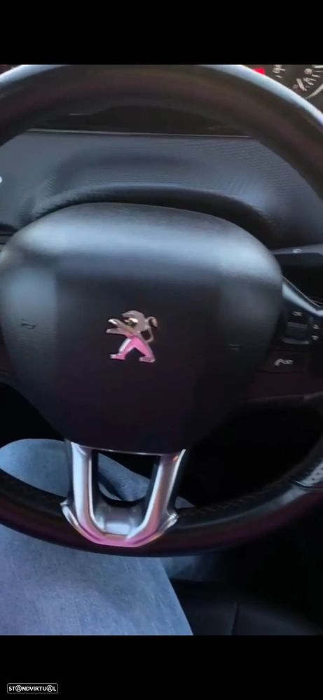 Peugeot 2008 PureTech 110 Stop&Start Allure - 19