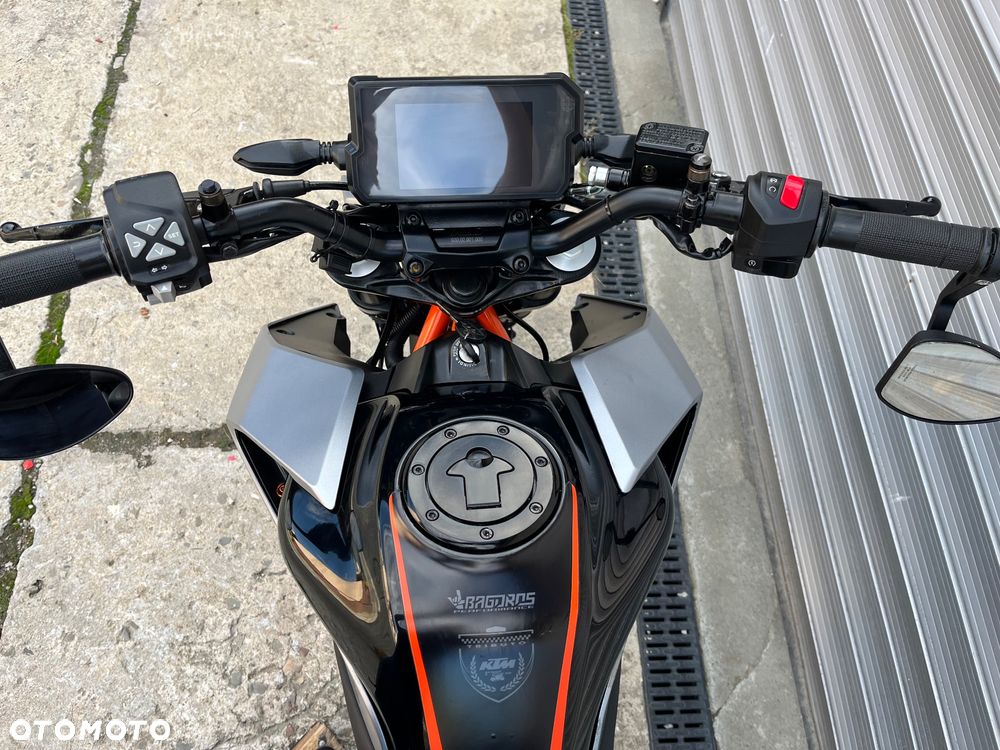 KTM Duke - 23