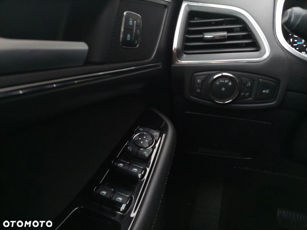 Ford S-Max 2.0 EcoBlue Titanium - 24