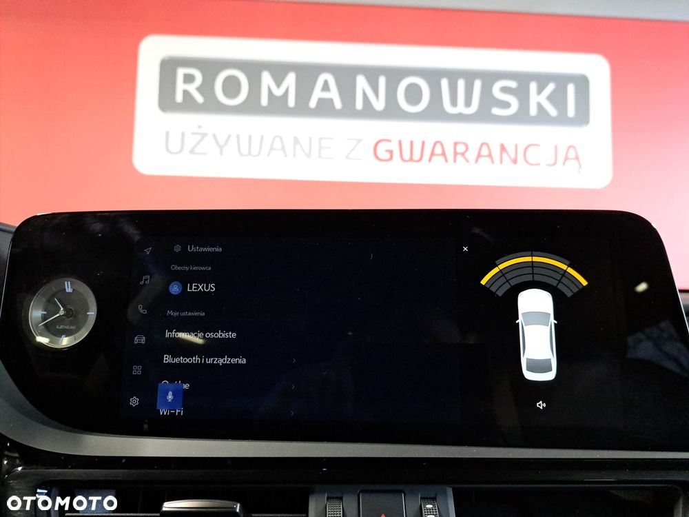 Lexus ES 300h F Sport Design - 24