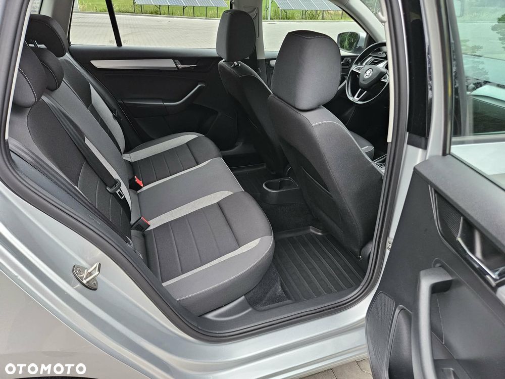 Skoda RAPID 1.0 TSI Active - 14