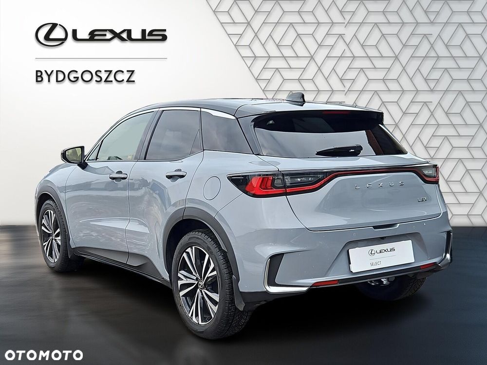 Lexus LBX 1.5 Hybrid Emotion - 4