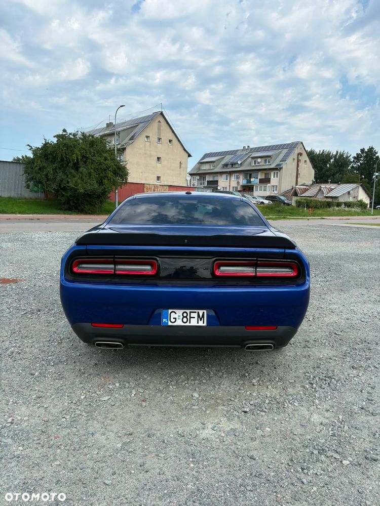 Dodge Challenger - 16