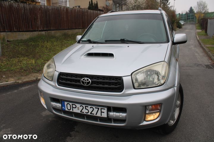 Toyota RAV4 D-4D 4x4 - 28