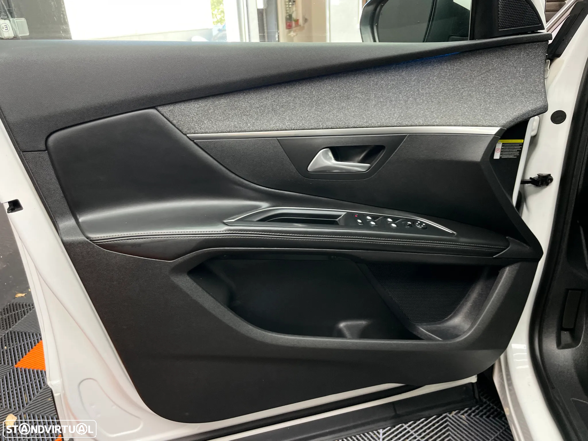 Peugeot 5008 1.6 BlueHDi Allure EAT6 J18 - 15