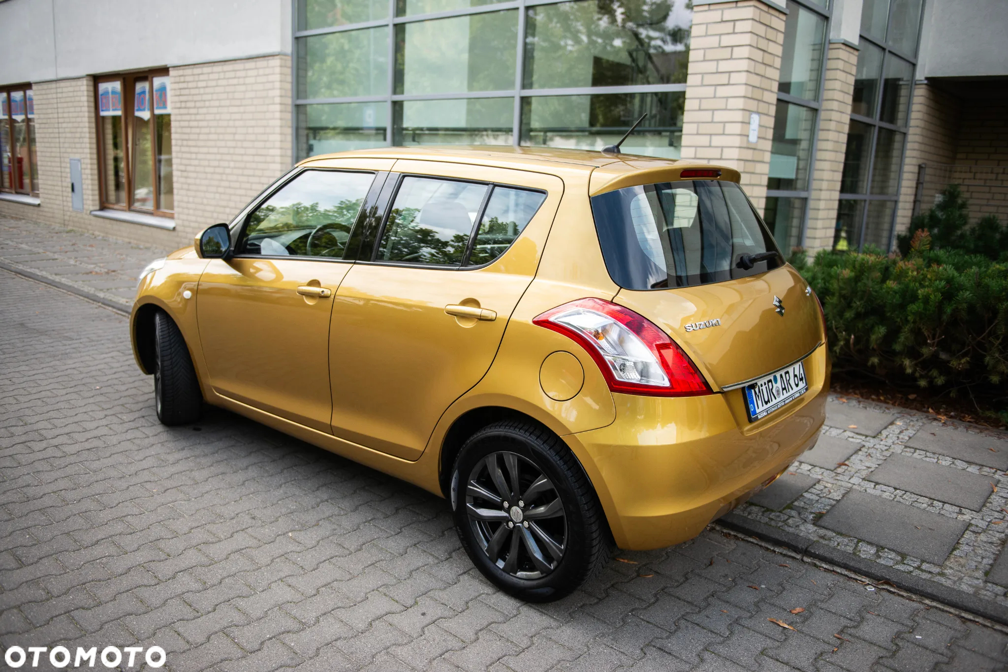 Suzuki Swift 1.2 Premium - 4