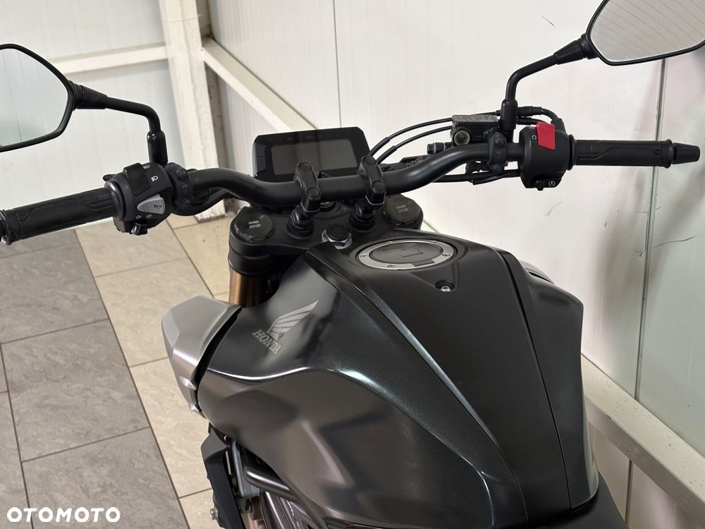 Honda CB - 10