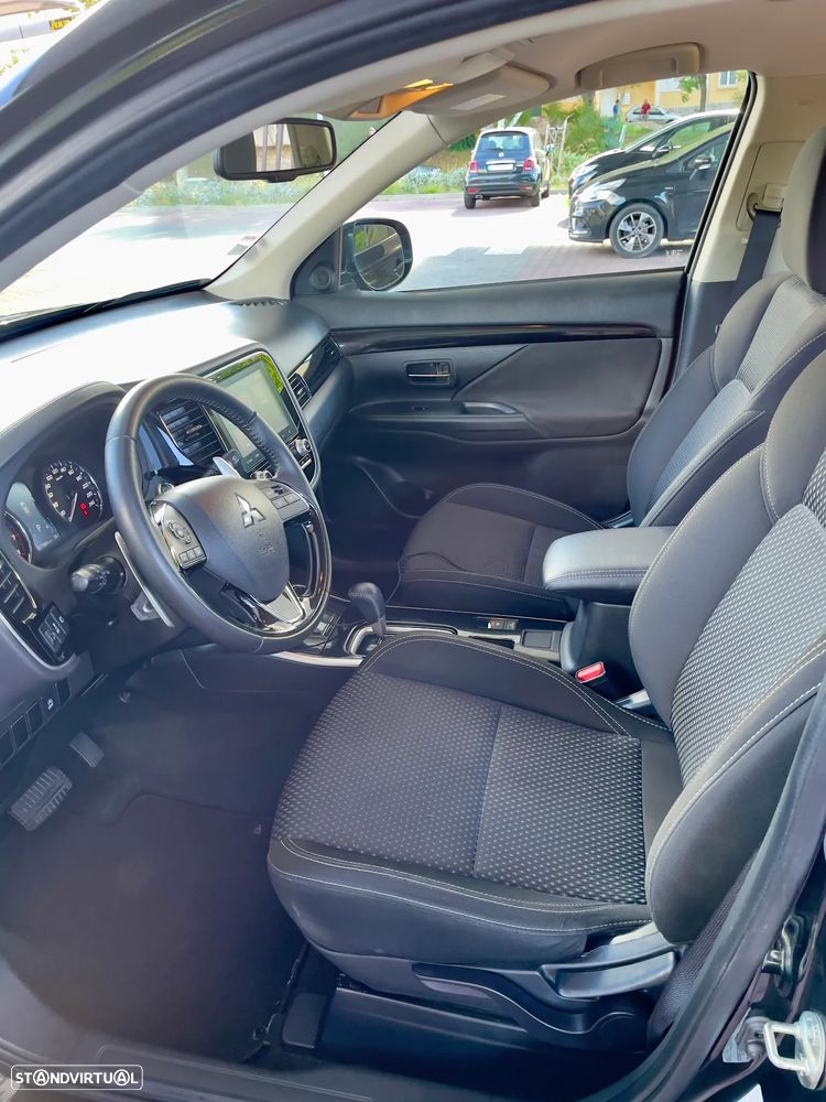 Mitsubishi Outlander 2.0 Kaiteki CVT - 20