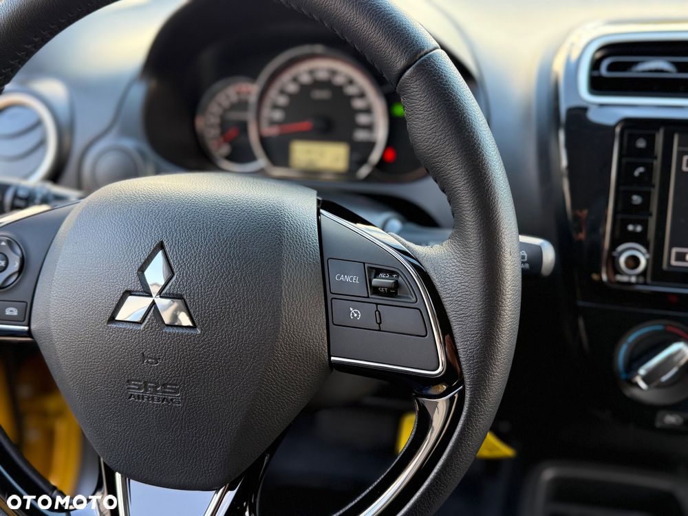 Mitsubishi Space Star AS&G 1.2 CVT Spirit+ Black - 11