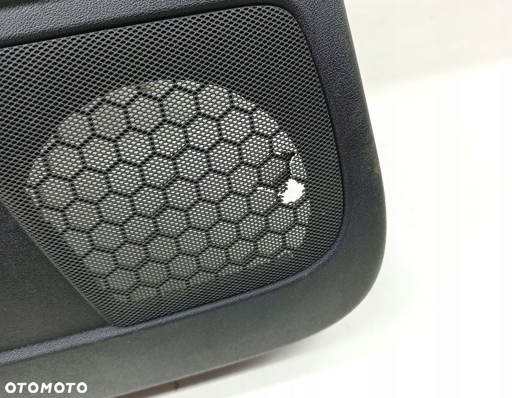 BOCZEK DRZWI LEWY TYLNY AUDI A3 8P 1.9 TDI - 2