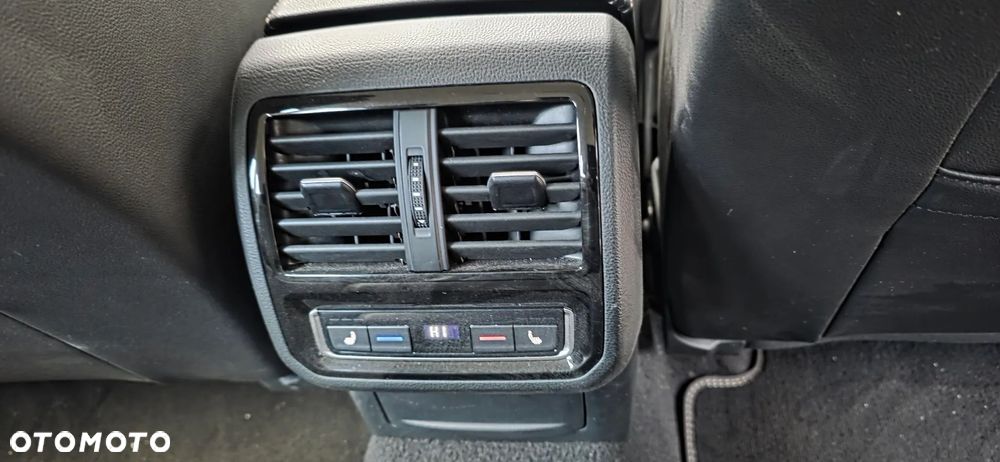 Volkswagen Passat Alltrack 2.0 TDI SCR DSG 4Motion - 17