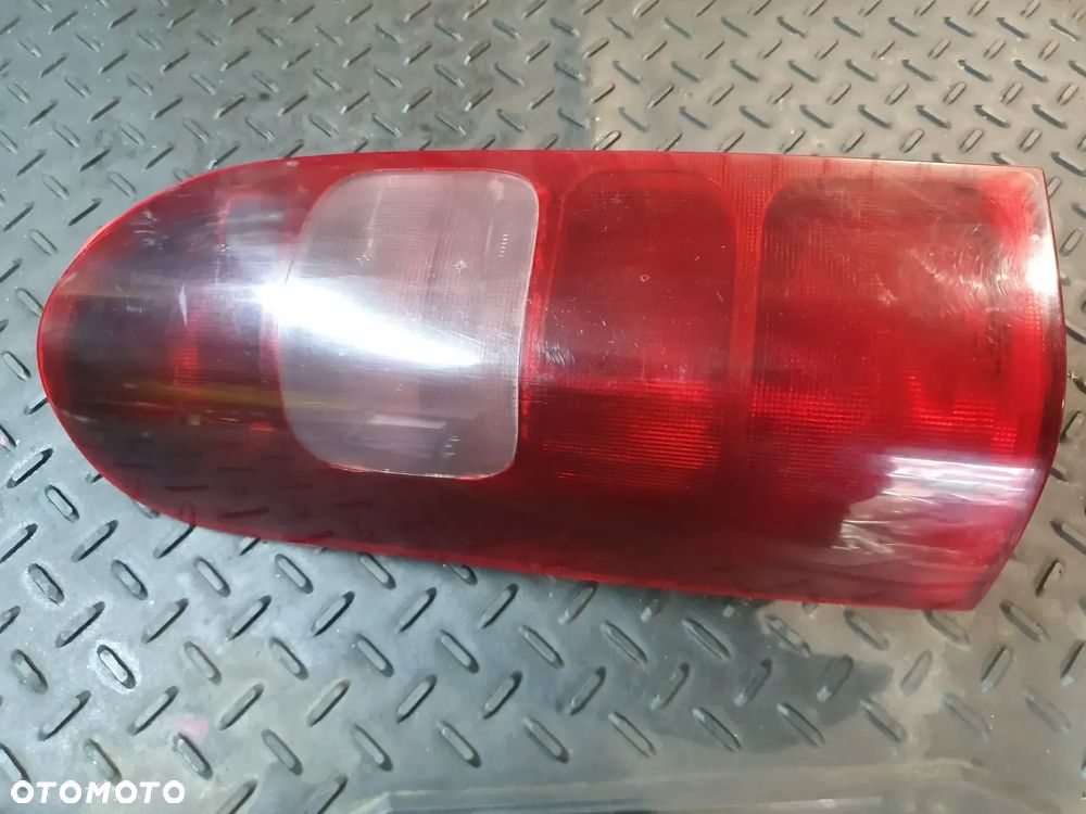LAMPA LEWY TYŁ RENAULT MASTER II + WTYCZKA INSTALACJA - 1