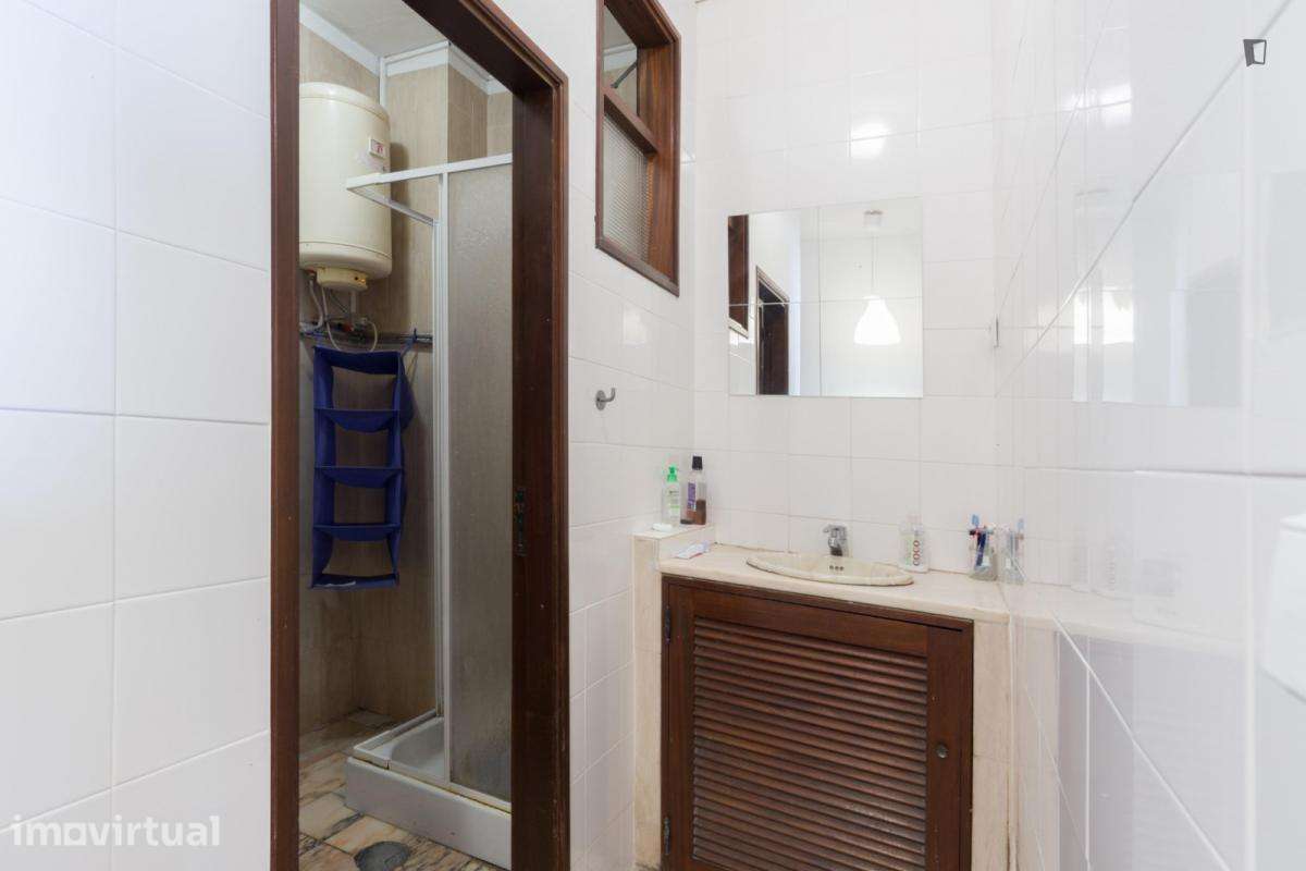 Quarto - localizado em Paranhos Porto - Grande imagem: 2/32