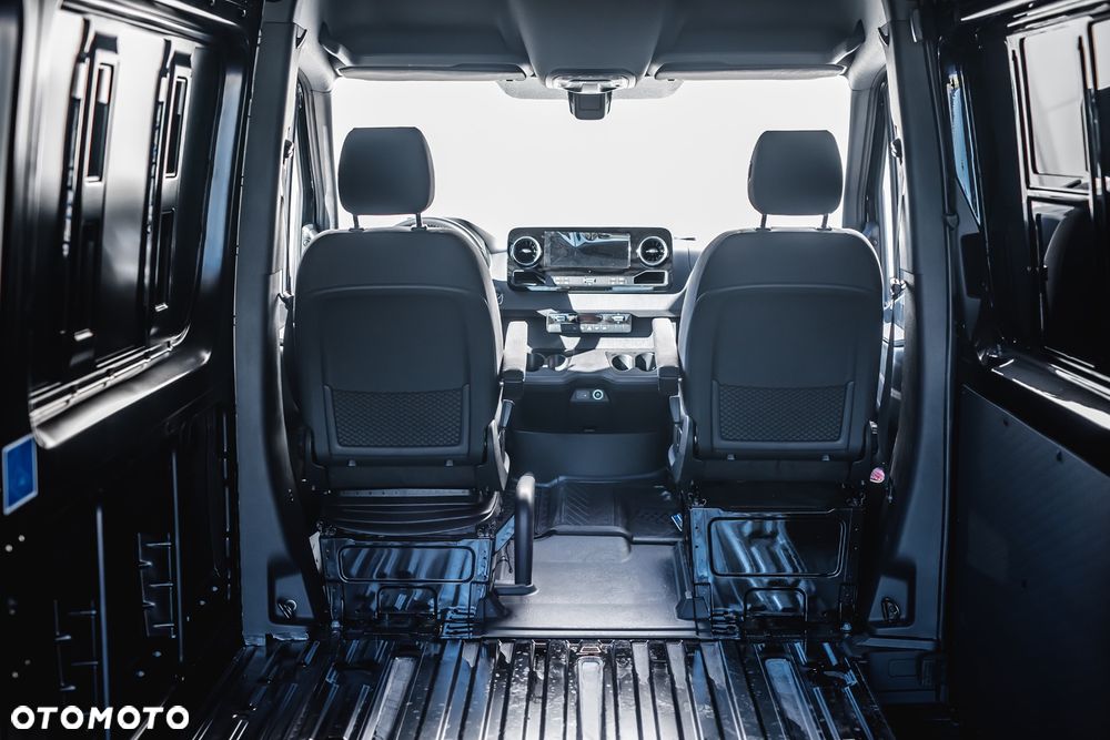 Mercedes-Benz Sprinter - 14