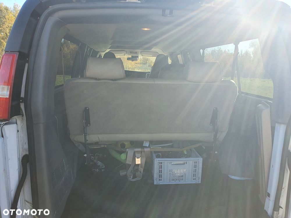 Chevrolet Express - 5