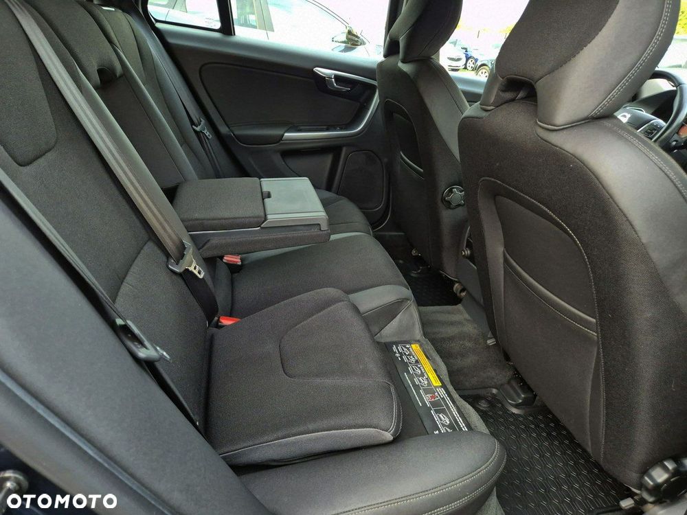 Volvo V60 D3 Geartronic Momentum - 22