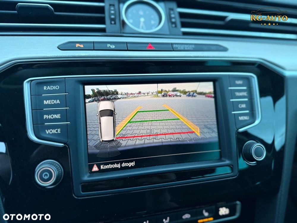 Volkswagen Passat - 38