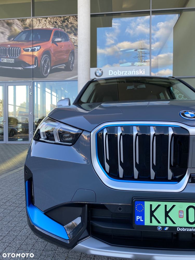BMW iX1 xDrive30 66.5kWh xLine - 2