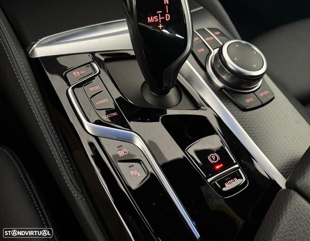 BMW 520 e Pack M - 11