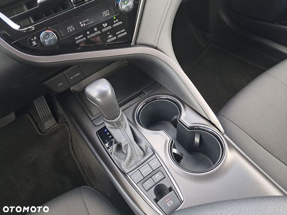 Toyota Camry 2.5 Hybrid Comfort CVT - 17