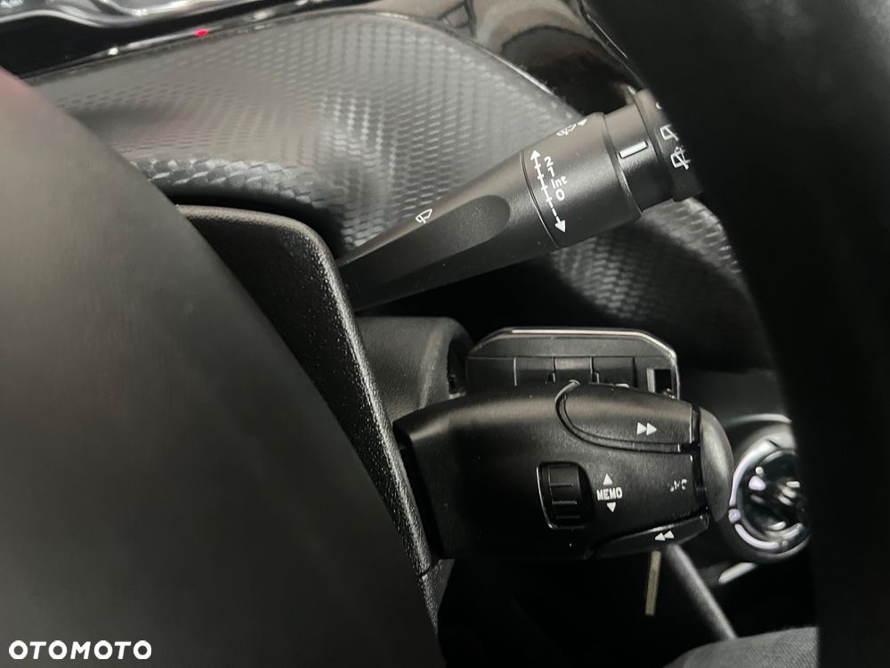Peugeot 2008 PureTech 82 Allure - 35
