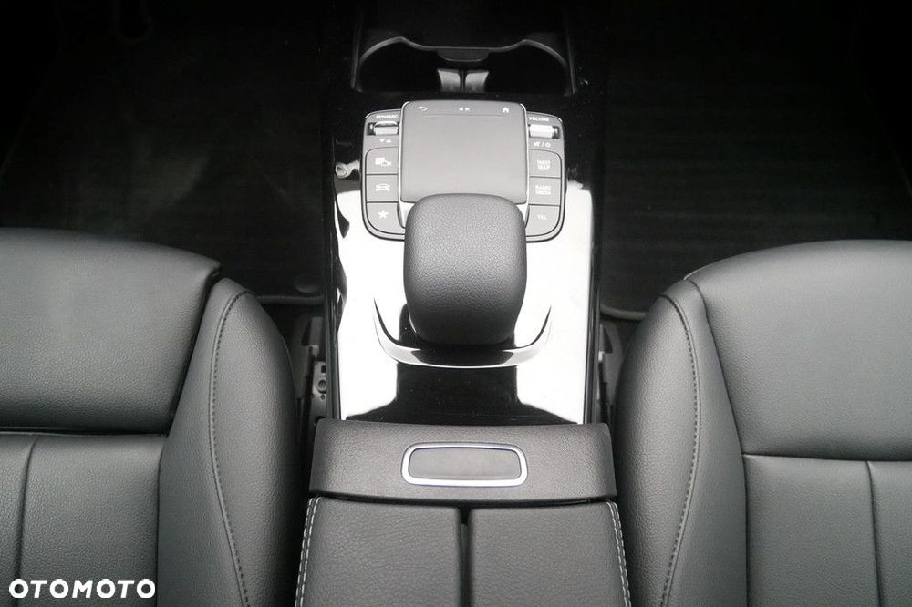 Mercedes-Benz CLA - 11