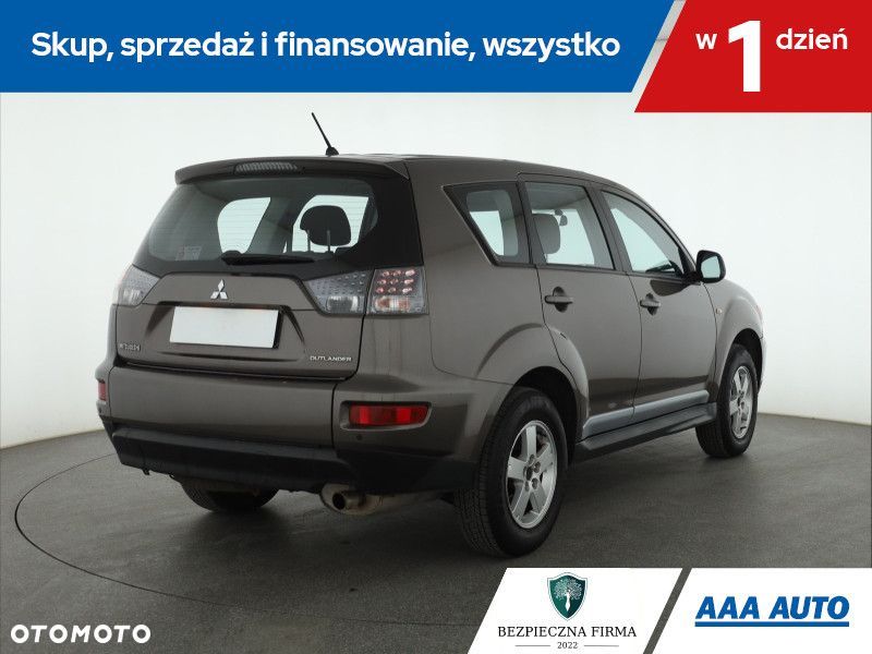 Mitsubishi Outlander - 7