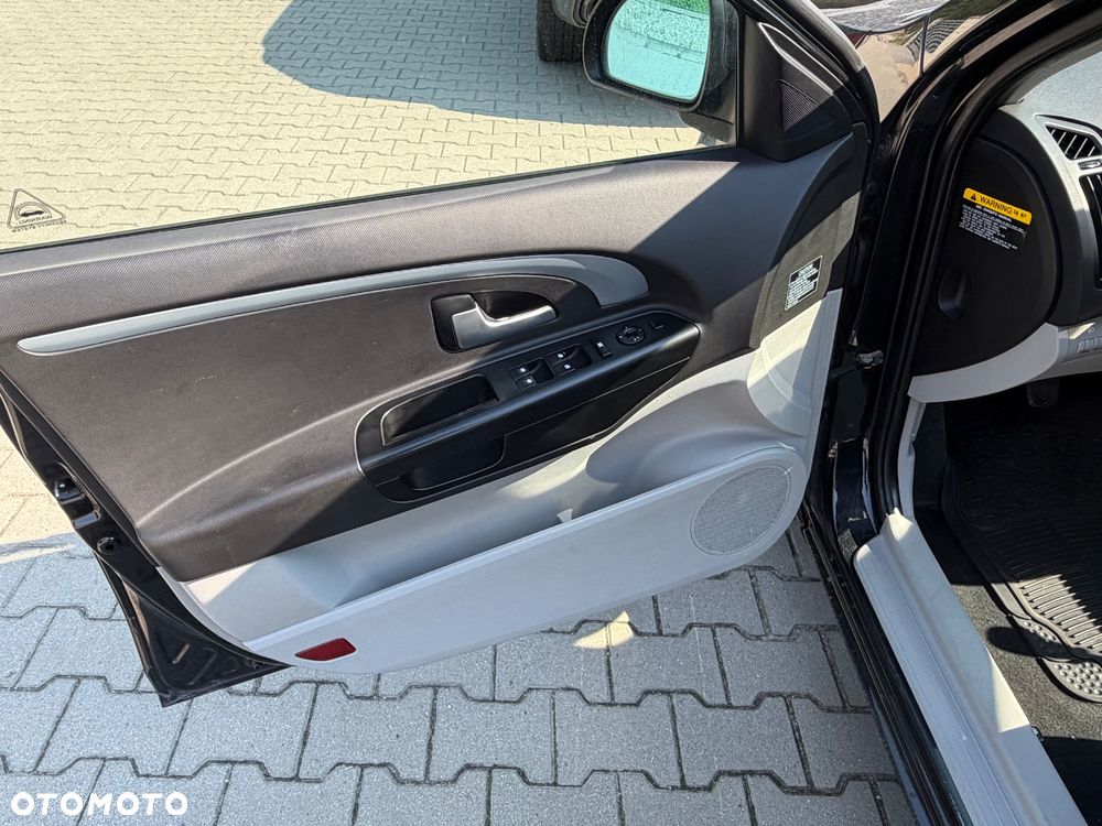 Kia Ceed 2.0 crdi Comfort + - 13