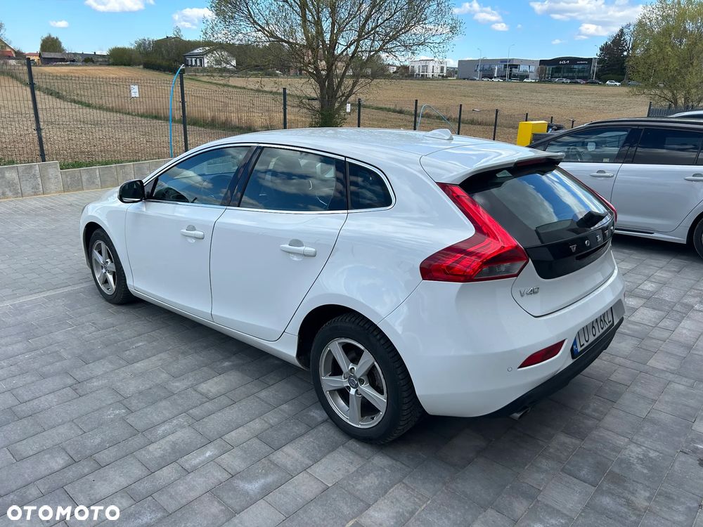 Volvo V40 D3 Geartronic Momentum - 4