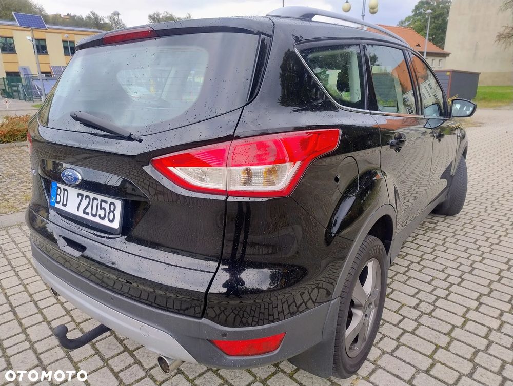 Ford Kuga 2.0 TDCi 2x4 Titanium - 3