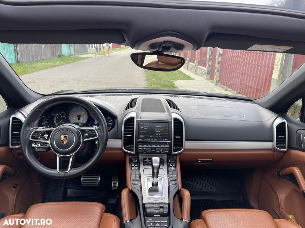 Porsche Cayenne Tiptronic S - 18