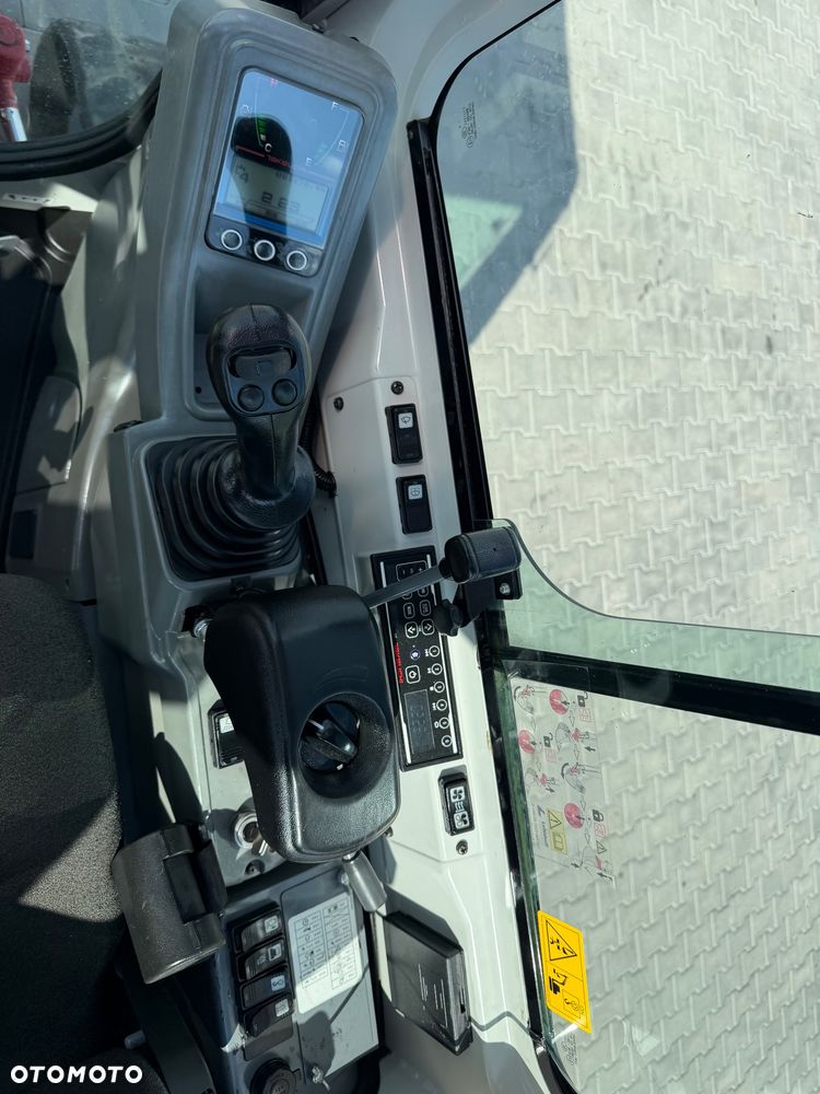 Takeuchi Tb225 - 21
