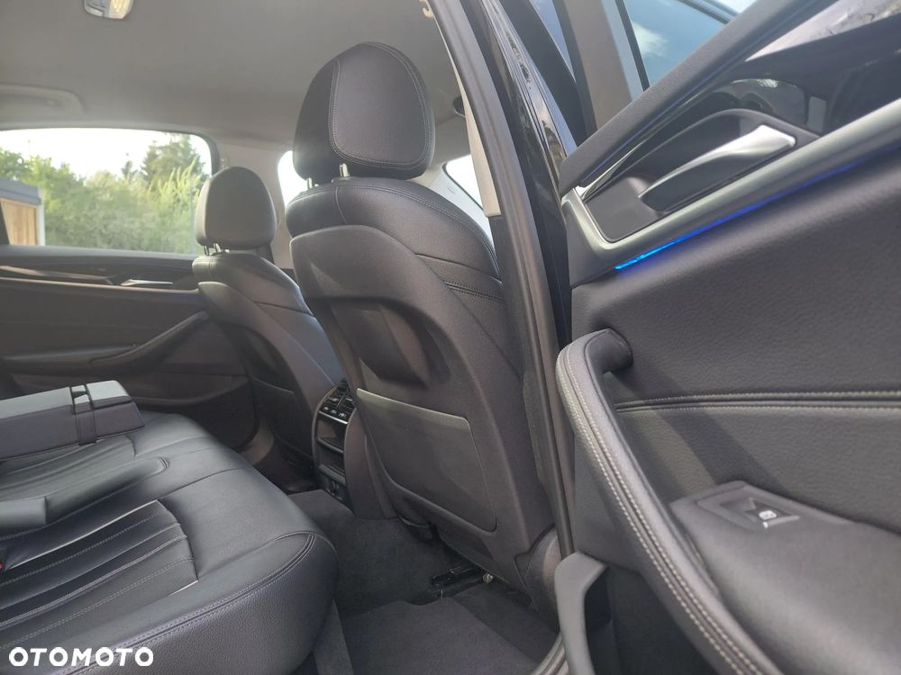 BMW Seria 5 525d Sport Line - 17