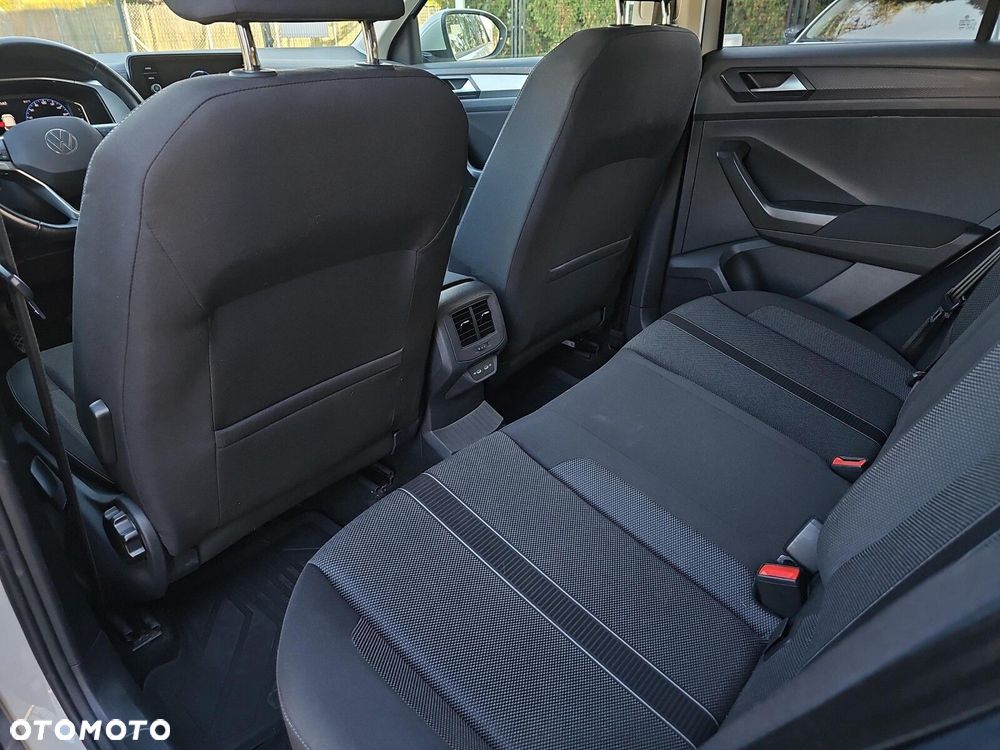 Volkswagen T-Roc - 16