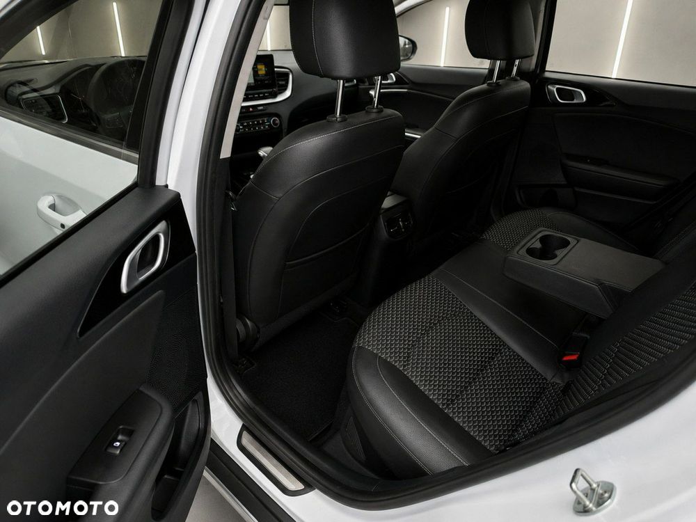Kia XCeed - 12