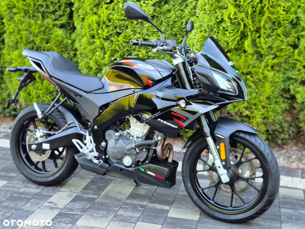 Aprilia Tuono - 1