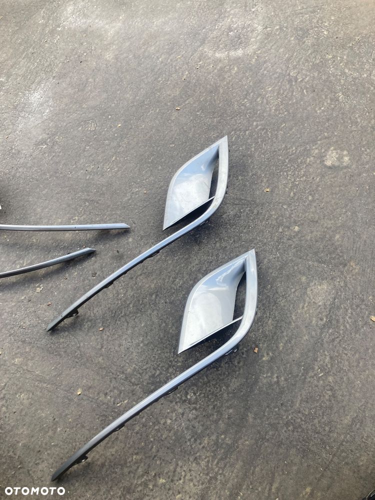 RENAULT Megane IV 4 GT prawa kratka ZDERZAKA  przedniego KRATKA halogenu W ZDERZAK  przedni  listwa halogen zaślepka - 3