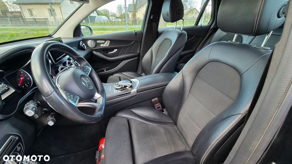 Mercedes-Benz GLC 250 4Matic 9G-TRONIC AMG Line - 11