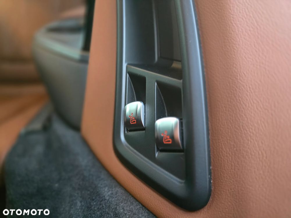 BMW X7 M60i xDrive - 11