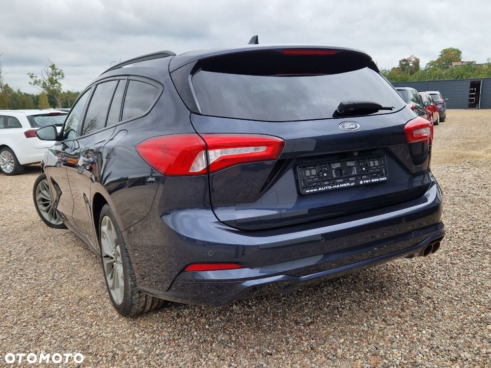 Ford Focus - 32