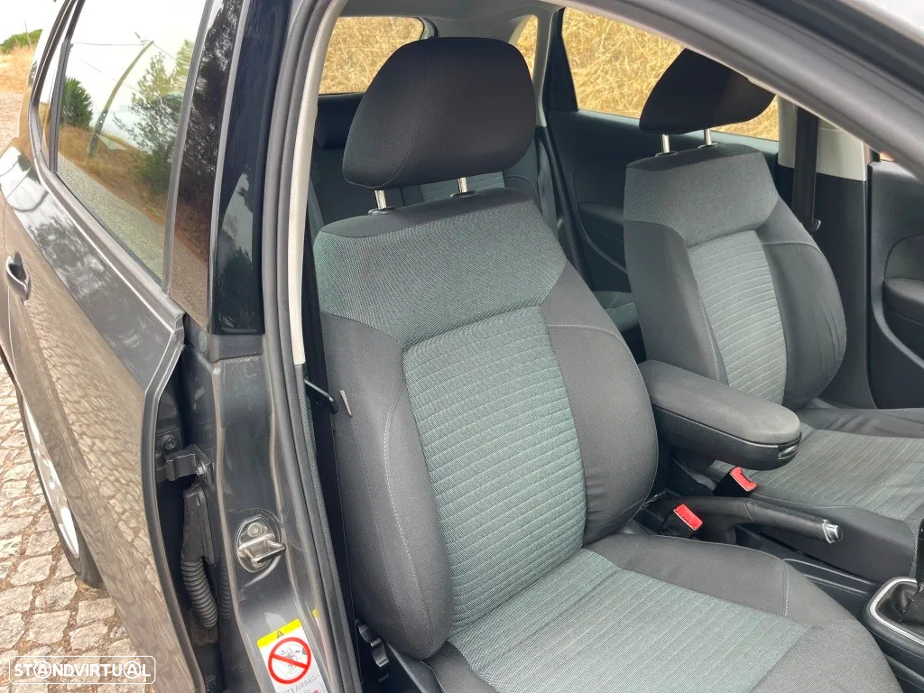 VW Polo 1.6 TDI Confortline BlueMotion - 35